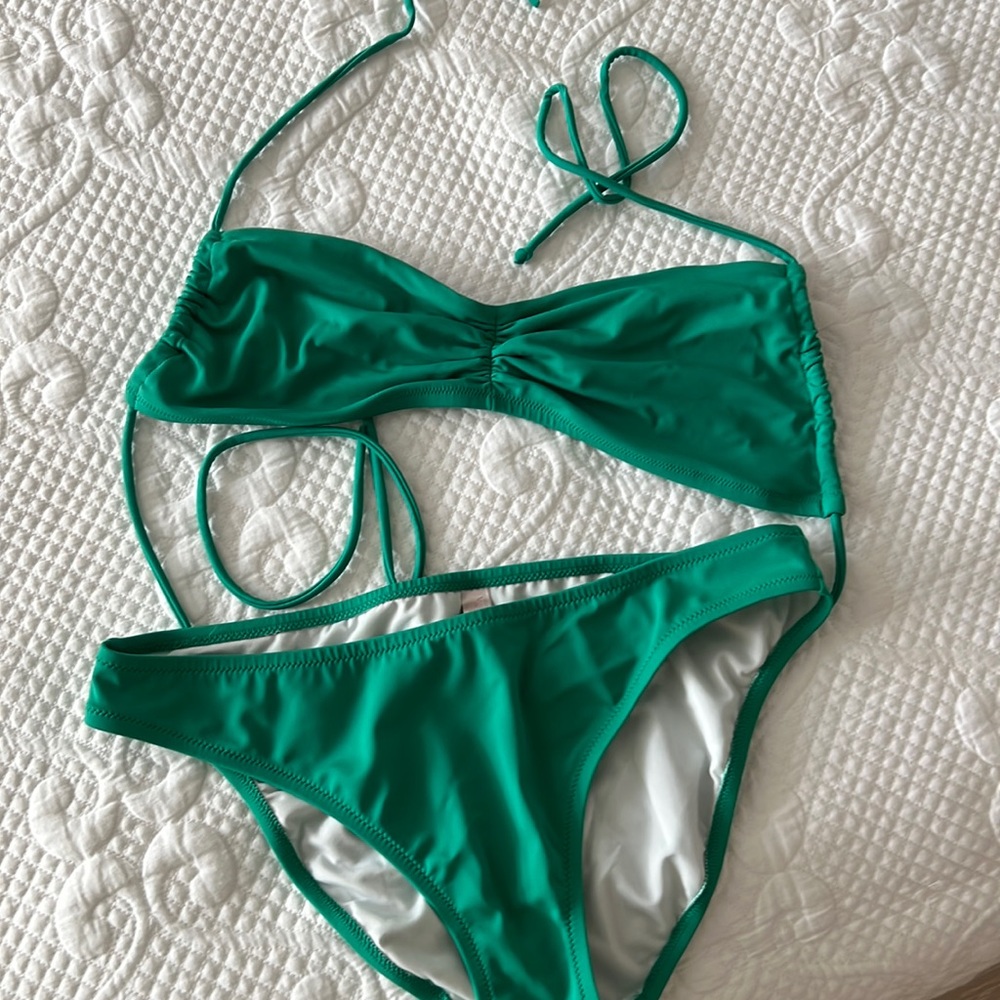 New never worn. Victoria Secret 2 piece bikini